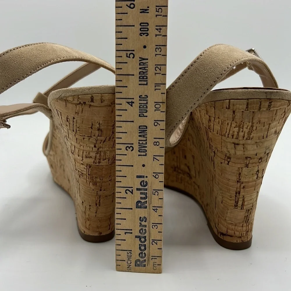 CHARLES BY CHARLES DAVID BEIGE 10M WEDGE HEELS